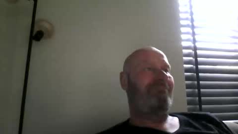 Snapshot of bigmike3339 chatting on 23, 4, 2026 bigmike3339 online show from 23, 4, 2026