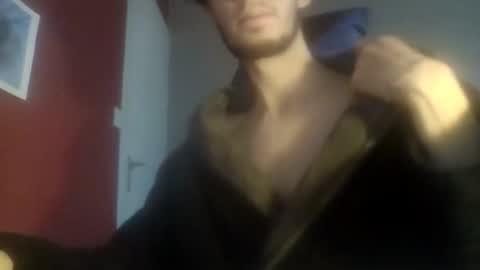 Snapshot of bignlouis chatting on 19, 12, 2025 Nicolas online show from 19, 12, 2025