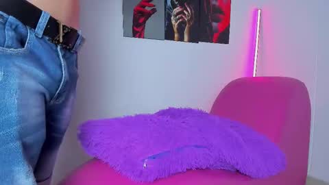 Snapshot of bigsexlive69 chatting on 9, 11, 2025 SEX IN THE HOUSE online show from 9, 11, 2025