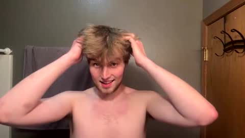 Snapshot of bigskinnyboyshh chatting on 27, 3, 2026 bigskinnyboyshh online show from 27, 3, 2026