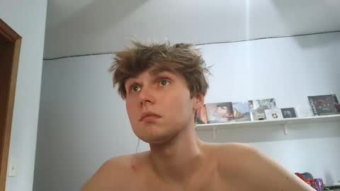 Snapshot of bigskinnyboyshh chatting on 13, 4, 2026 bigskinnyboyshh online show from 13, 4, 2026