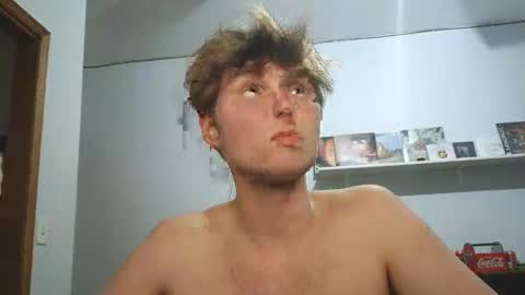 Snapshot of bigskinnyboyshh chatting on 15, 4, 2026 bigskinnyboyshh online show from 15, 4, 2026