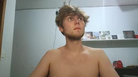 Snapshot of bigskinnyboyshh chatting on 29, 4, 2026 bigskinnyboyshh online show from 29, 4, 2026