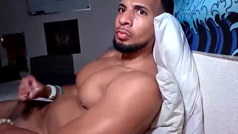 Snapshot of bigswoletroll chatting on 25, 3, 2026 bigswoletroll online show from 25, 3, 2026