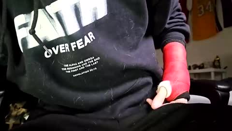 Snapshot of bigwhited2115 chatting on 7, 1, 2026 Onlyfans redheadedwhitedick online show from 7, 1, 2026