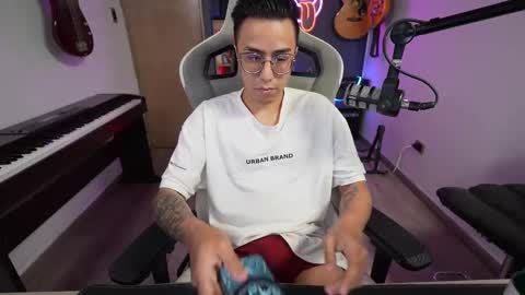 bigxboy96 online show from 25, 2, 2025