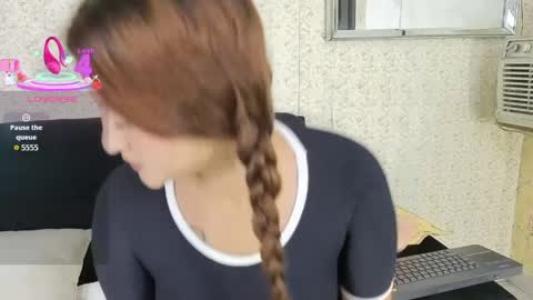 Snapshot of biker_petite23 chatting on 24, 4, 2026 biker online show from 24, 4, 2026