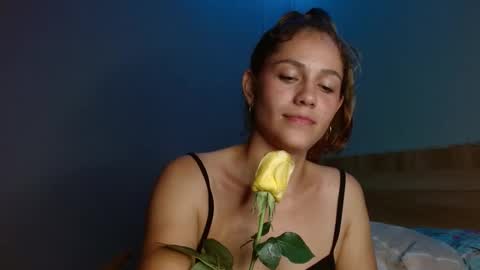 Snapshot of biki_sensual chatting on 8, 3, 2025 hi soy natural girl biki online show from 8, 3, 2025