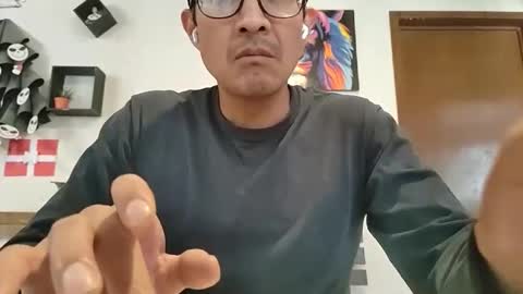 Manu O online show from 5, 4, 2026