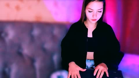 Snapshot of bitter__peach chatting on 9, 3, 2026 Margo online show from 9, 3, 2026