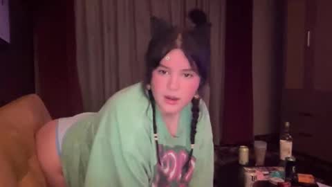 Snapshot of bkws985 chatting on 9, 4, 2026 bkws985 online show from 9, 4, 2026