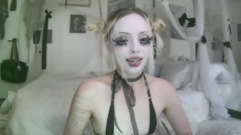 Snapshot of bl0odsyring3 chatting on 3, 6, 2026 vampire fang online show from 3, 6, 2026