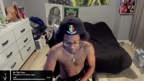 Plant Base Streamers From Pennsylvania online show from 19, 11, 2025