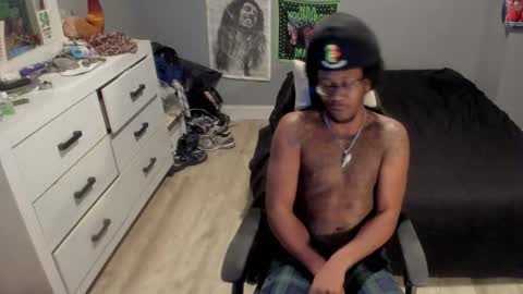 Plant Base Streamers From Pennsylvania online show from 4, 12, 2025