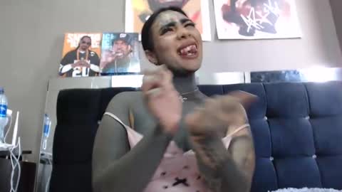 Snapshot of black_eyestattoo chatting on 21, 12, 2024 karenth soto online show from 21, 12, 2024