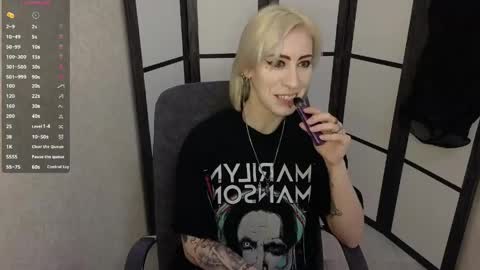 Snapshot of black_orchides chatting on 11, 4, 2026 Emily online show from 11, 4, 2026