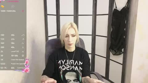 Snapshot of black_orchides chatting on 19, 4, 2026 Emily online show from 19, 4, 2026