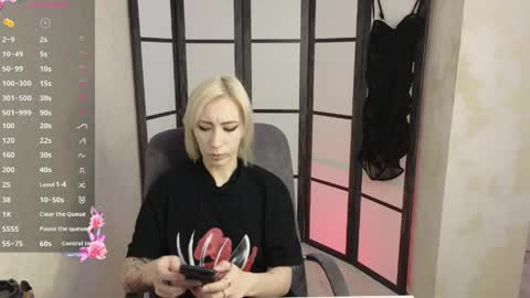 Snapshot of black_orchides chatting on 23, 4, 2026 Emily online show from 23, 4, 2026