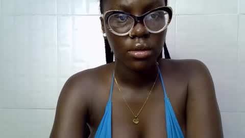 Snapshot of black_petitqueen12 chatting on 7, 11, 2025 BLACK online show from 7, 11, 2025