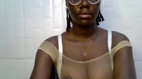 Snapshot of black_petitqueen12 chatting on 11, 11, 2025 BLACK online show from 11, 11, 2025