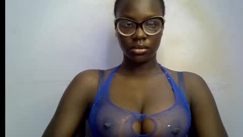 Snapshot of black_petitqueen12 chatting on 16, 12, 2025 BLACK online show from 16, 12, 2025