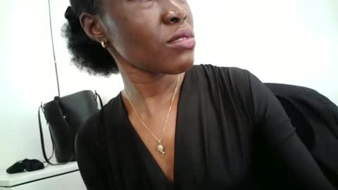 Snapshot of blackfairy01 chatting on 23, 12, 2025 blackfairy01 online show from 23, 12, 2025