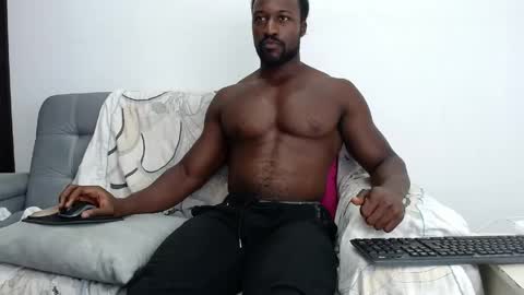 Snapshot of blacknikes chatting on 18, 4, 2026 Twtter 1MikeBeckford Onlyfns beckfordmike online show from 18, 4, 2026