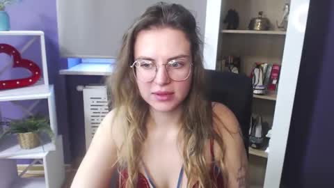 Z O E Y online show from 13, 1, 2025