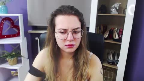 Z O E Y online show from 13, 2, 2025