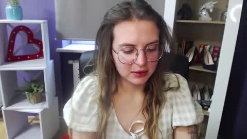 Z O E Y online show from 18, 2, 2025