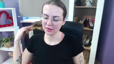 Z O E Y online show from 24, 2, 2025