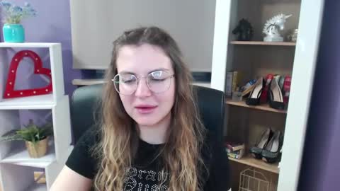 Z O E Y online show from 3, 3, 2025