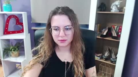 Z O E Y online show from 12, 3, 2025