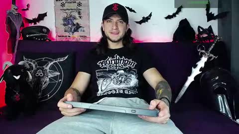 Snapshot of blackwolf_6 chatting on 10, 11, 2025 Dave online show from 10, 11, 2025