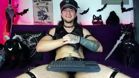 Snapshot of blackwolf_6 chatting on 13, 11, 2025 Dave online show from 13, 11, 2025