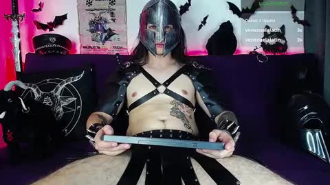 Snapshot of blackwolf_6 chatting on 28, 11, 2025 Dave online show from 28, 11, 2025