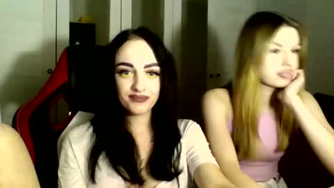 Snapshot of blacky_berry chatting on 6, 3, 2025 Ivy online show from 6, 3, 2025