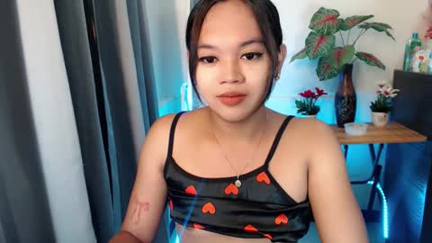 sweetyluna online show from 8, 4, 2026