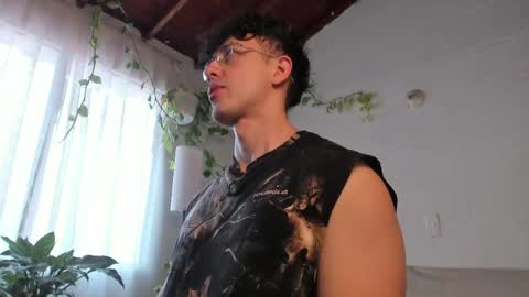 Snapshot of blake_levi chatting on 30, 4, 2026 Blake Levi Independent Model online show from 30, 4, 2026
