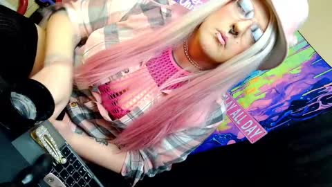 Snapshot of blakelytgirl chatting on 20, 5, 2026 Blakely Morningstar online show from 20, 5, 2026