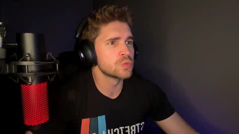 Snapshot of blakemiles2 chatting on 19, 4, 2026 Blake Miles online show from 19, 4, 2026