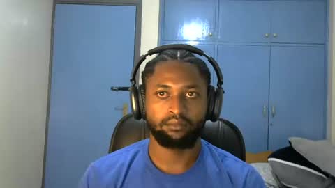 Snapshot of blakmoufaka chatting on 18, 10, 2025 blakmoufaka online show from 18, 10, 2025