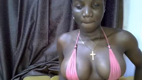 Snapshot of blaq_melanin chatting on 19, 11, 2025 nikky00 online show from 19, 11, 2025