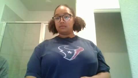 Snapshot of blessica_eddieluv6996 chatting on 22, 4, 2026 BLESSICA EDDIE LOVE online show from 22, 4, 2026