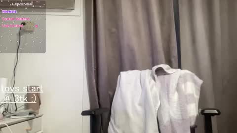 Snapshot of bloggirllaurel chatting on 25, 3, 2026 bloggirllaurel online show from 25, 3, 2026