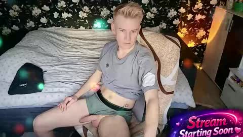 Snapshot of blond_boy69 chatting on 24, 4, 2026 blond_boy69 online show from 24, 4, 2026