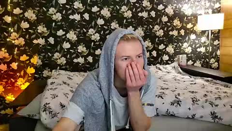 Snapshot of blond_boy69 chatting on 28, 4, 2026 blond_boy69 online show from 28, 4, 2026