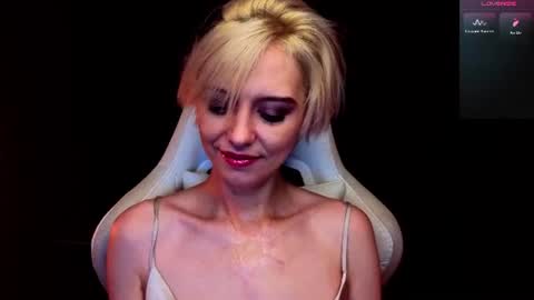 Snapshot of blond_ice_ann chatting on 11, 7, 2026 blond_ice_ann online show from 11, 7, 2026