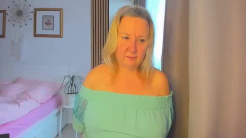 Nicole online show from 20, 1, 2025