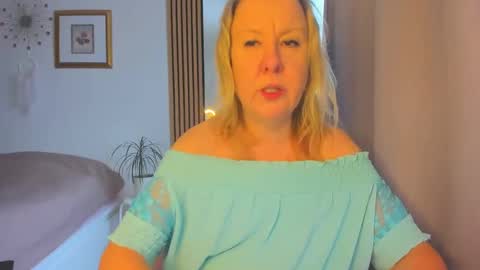 Nicole online show from 21, 1, 2025